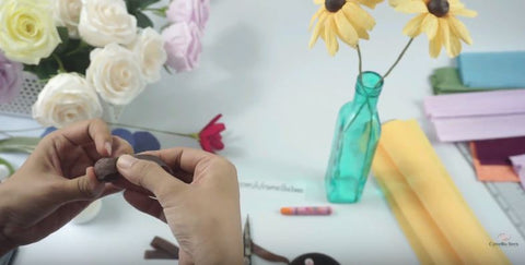 how-to-make-paper-daisy-flower-black-eyed-susan-diy-craft-tutorial-1 