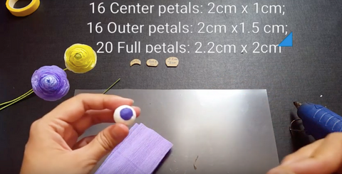 how-to-make-paper-ranunculus-flower-from-crepe-paper-ii-small-size-diy-1